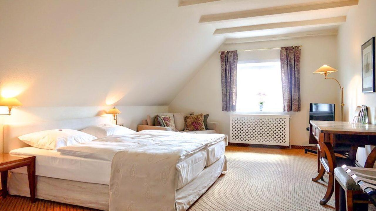 Meyers Hotel Hittfeld Зеветаль Экстерьер фото