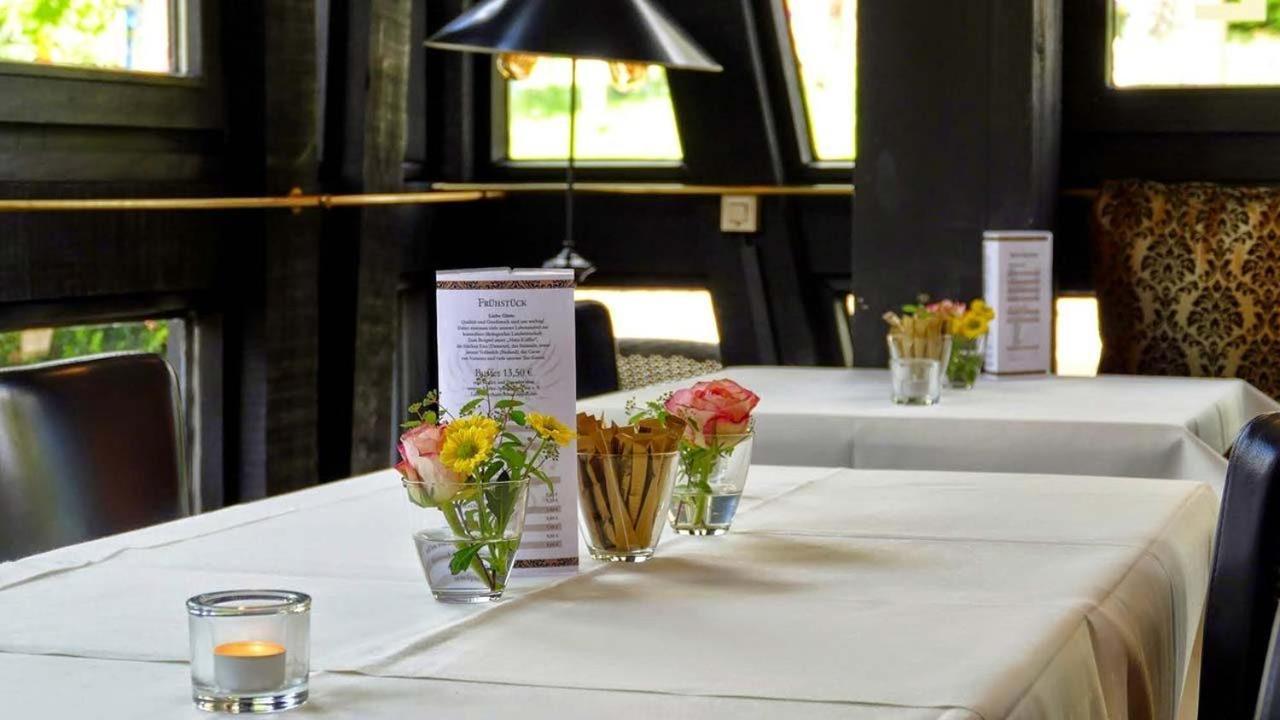 Meyers Hotel Hittfeld Зеветаль Экстерьер фото